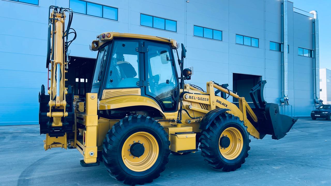 Отгружен экскаватор-погрузчик BEL-DOZER BHL4CX новому клиенту